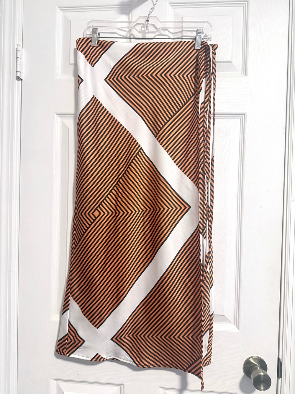 Ann Taylor Orange White Black Geo Print Faux Wrap Midi Skirt Women’s Size 12